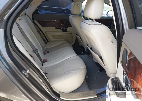 2016 Jaguar Xj R-Sport z USA, uszkodzony, nr VIN SAJWA1C76G8W02422